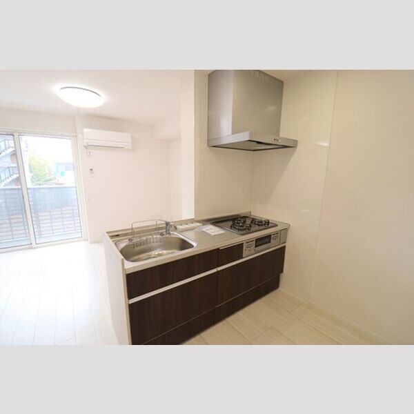 オルメル203号室 キッチン　三口コンロ