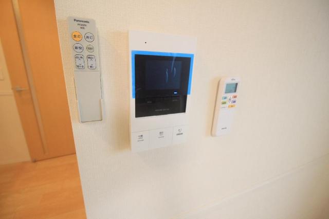 メゾン・ボヌール　大泉学園302号室 カメラ付インターホン