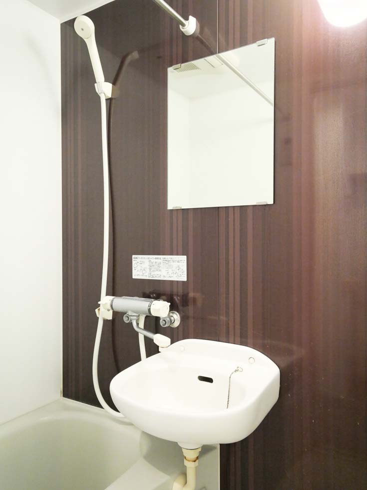 ジオメトリ和泉 内観