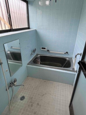屋上・ガレージ付き一之江ハウス・3階建 広々バスルーム！給湯器も最新・くつろぎの空間