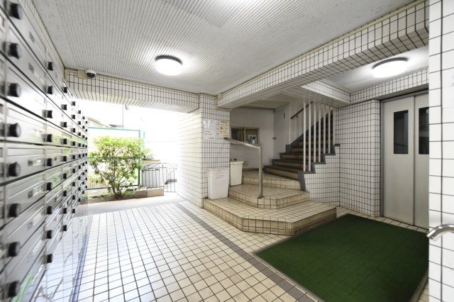 トップ不動前2階 エントランス