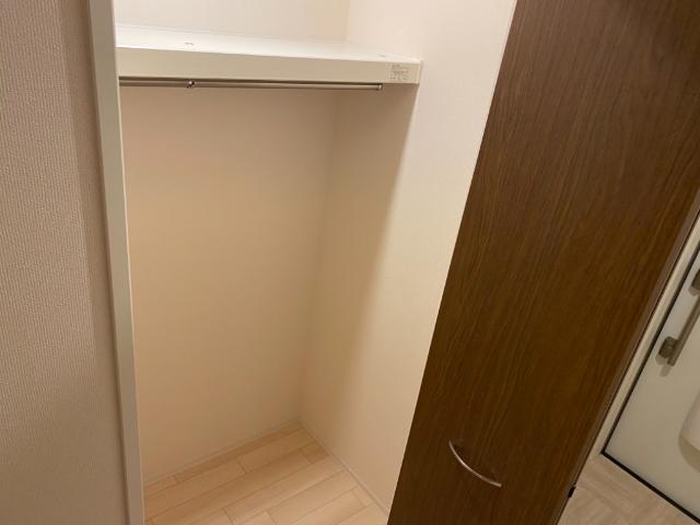 Jour de floraison H（ジュール　ド　フロレゾン　Ｈ）209号室 玄関横クローゼット（イメージ）