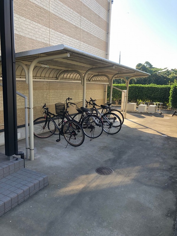 レオパレスマムトープ213号室 駐輪場