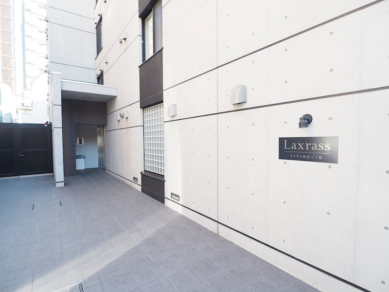 ラクラス四谷三丁目4階 エントランス