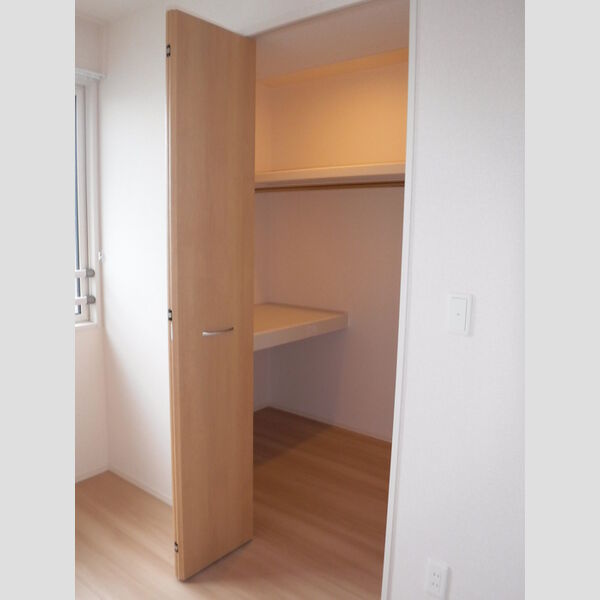 メゾン・ド・ボヌール205号室 ウォークインクローゼット