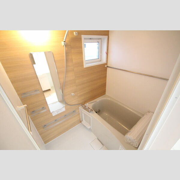 ソレイユ103号室 乾燥・追い焚き機能付きの浴室♪