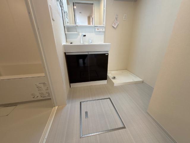 レヴメゾン神山六番館103号室 脱衣所（イメージ）