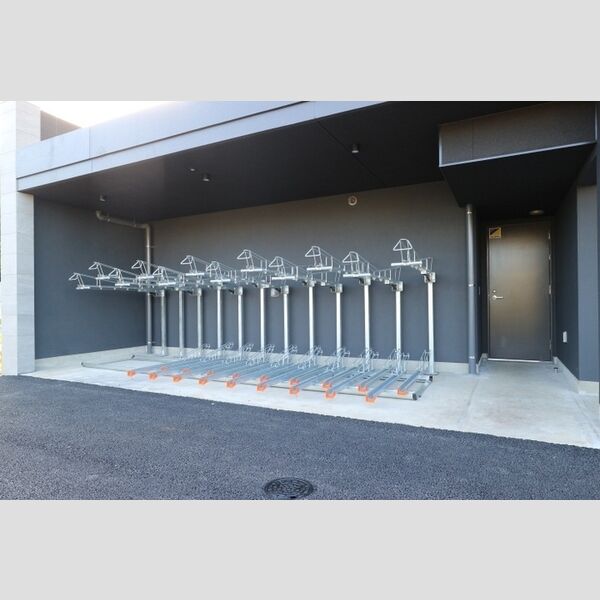 インフィニット カンワ 駐輪場