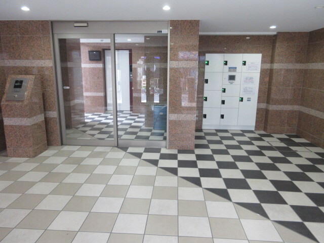 アゼスト西川口Ⅱ エントランス