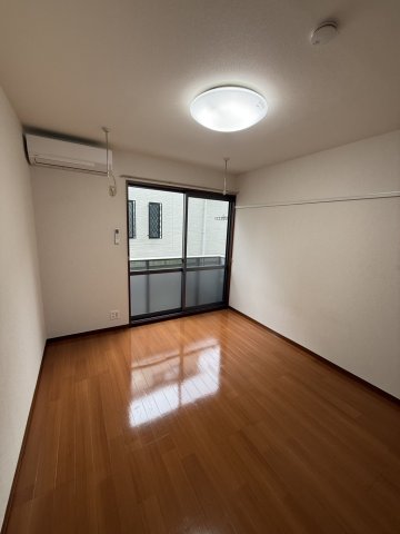 203号室