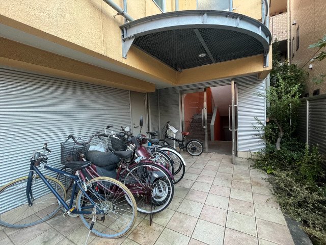 フェリス1階 駐輪場