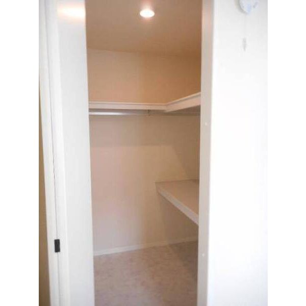 ウイングガーデンA棟 収納