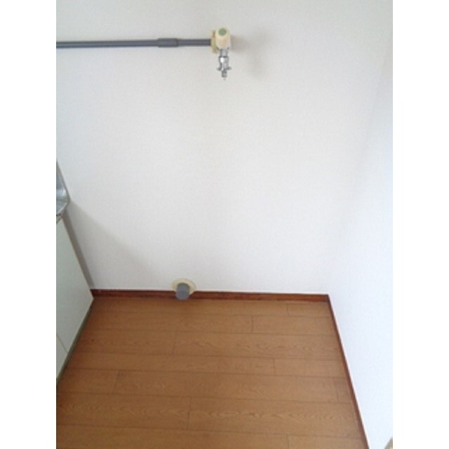 フラワー荘 洗濯機置場