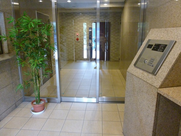 レジオス世田谷尾山台 エントランス