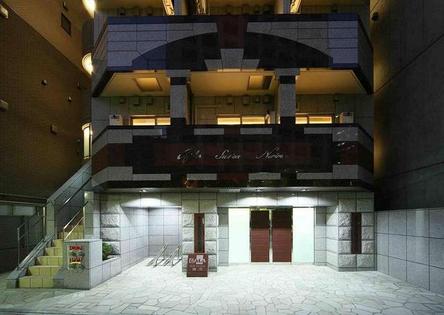 ガーラ・ステーション練馬 重厚感ある御影石が、優雅さと品格を演出するデザイン