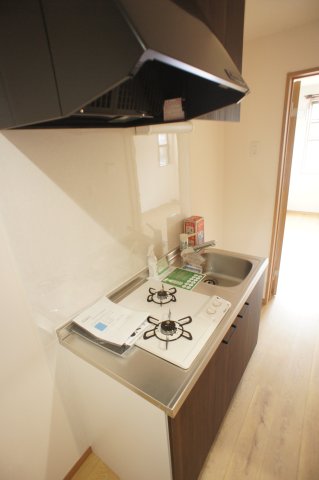 ルミエール・エタンセル　サンク0102号室 キッチンです