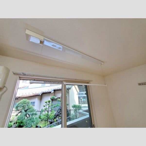 アペゼ 【参考画像】類似タイプ102の画像です※窓の景色異なります