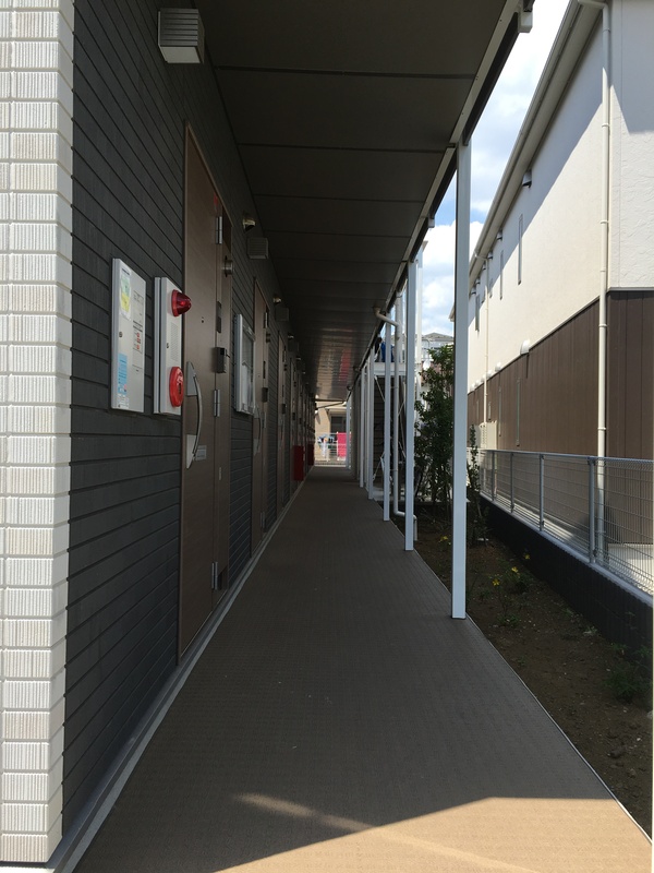 リブリ・ALBERO2階 エントランス