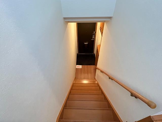プラム　ツリィ201号室 階段