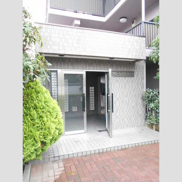 フローレスタ カーサ エントランス