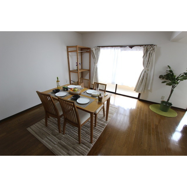 グレースガーデン403号室 リビング