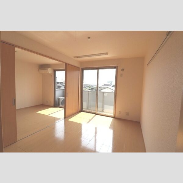 モダンコートウラワ201号室 洋室6帖