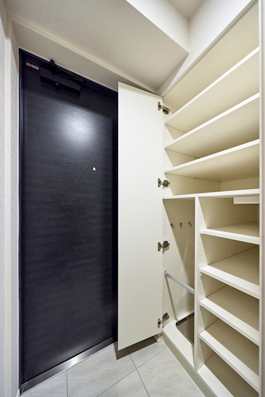 ドゥーエ西馬込Ⅱ8階 収納