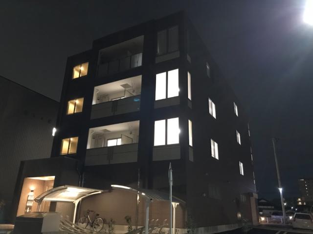 エピナール南流山 外観写真（夜）