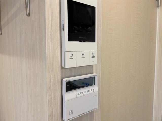 オータムスイート303号室 玄関