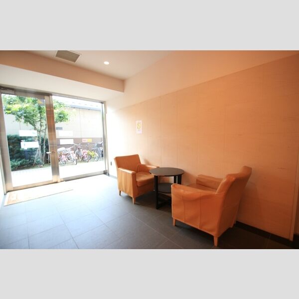 ロイヤルKJ406号室 ロビー