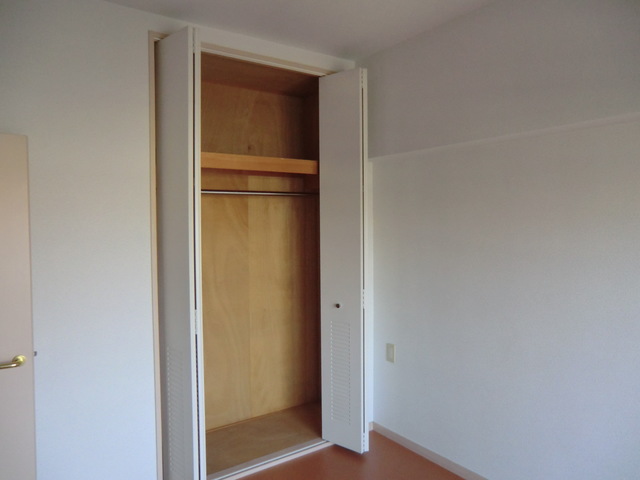 ラ・クラッセ西寺尾0408号室 収納