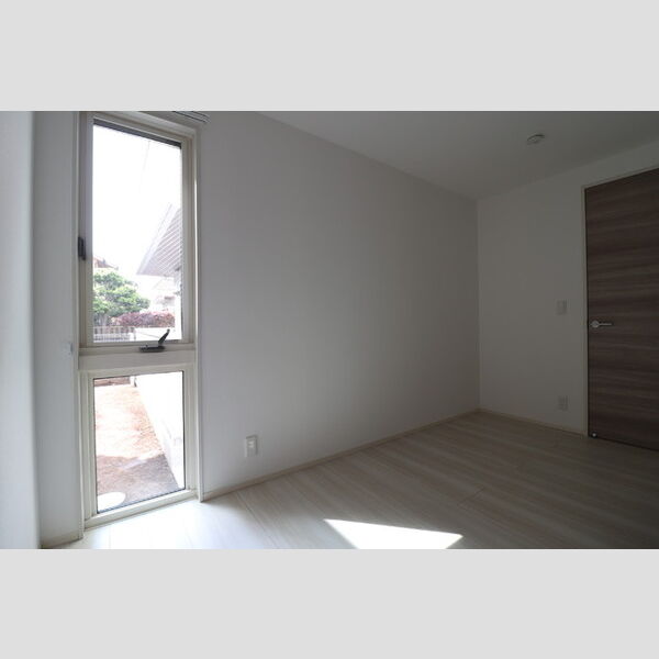 ルリアン元町103号室 ★洋室4帖★