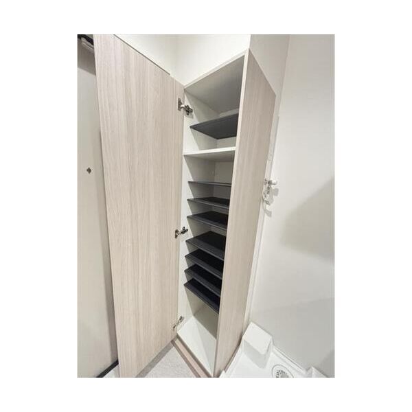 レイズ日進101号室 玄関