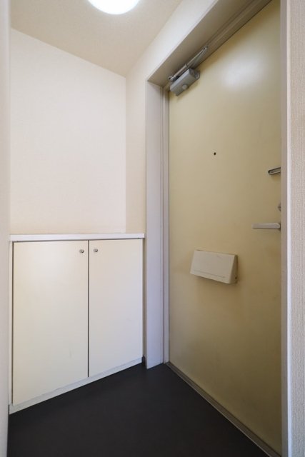 シティパレス中野野方6階 玄関