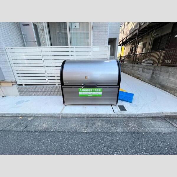 T&P TAKENOTSUKA101号室 ゴミストッカー