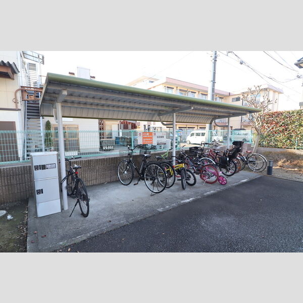 ラ・ポワール　A 屋根付き駐輪場