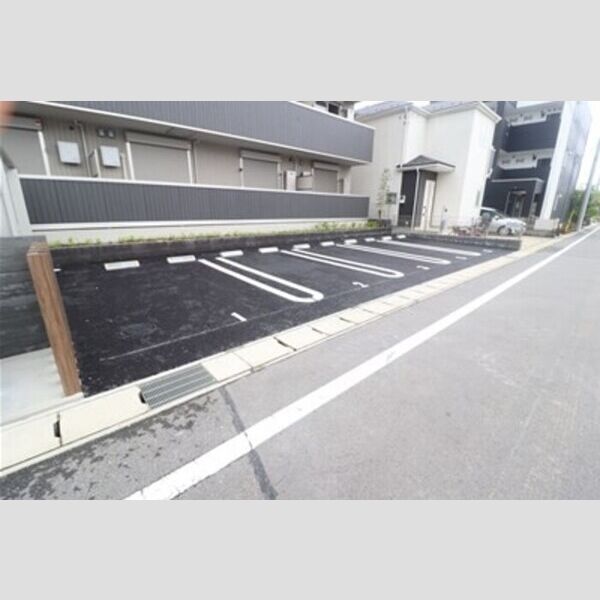Ferro Palazzo　D棟103号室 駐車場