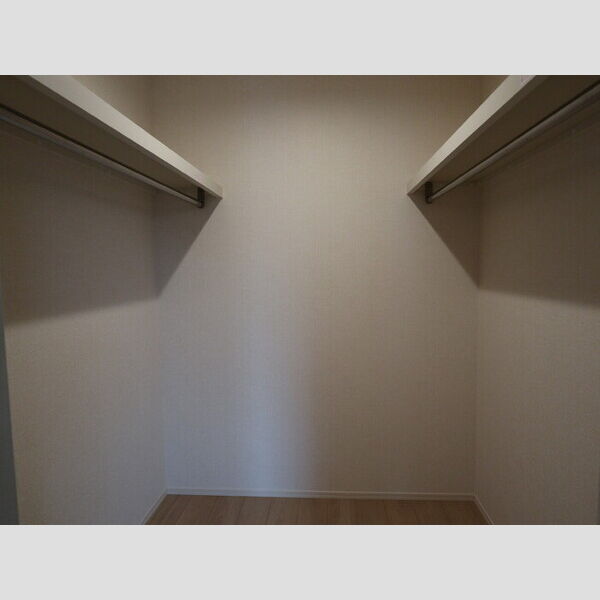 カーサ・ジェンティーレ202号室 洋室　ウォークインクローゼット