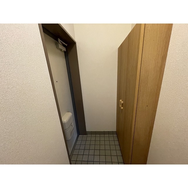 ルプレ荻窪0201号室 玄関