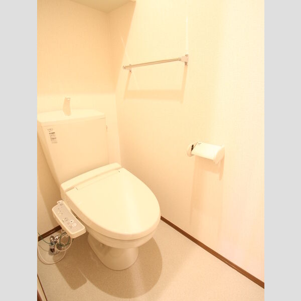 BRYANT PARK　A203号室 温水洗浄便座