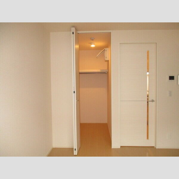 ポム・アール206号室 ウオークインクローゼット