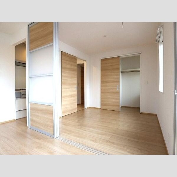 エメ　ドゥーズ301号室 洋室