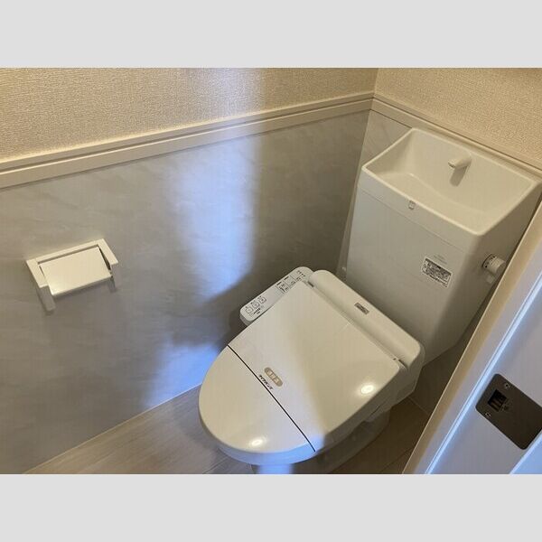 フランボワーズ中島101号室 温水洗浄暖房便座