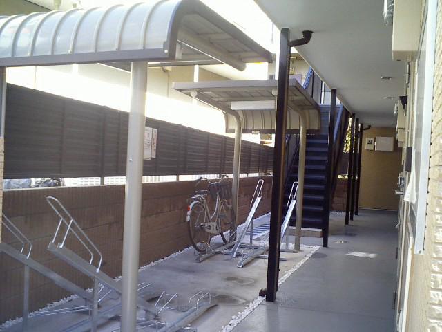 サンハウス・トーユー 駐車場