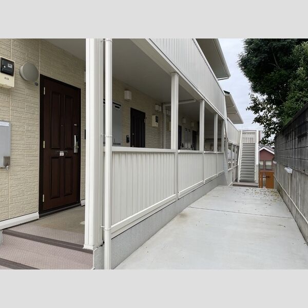 ゴールドヒルズ 玄関前通路