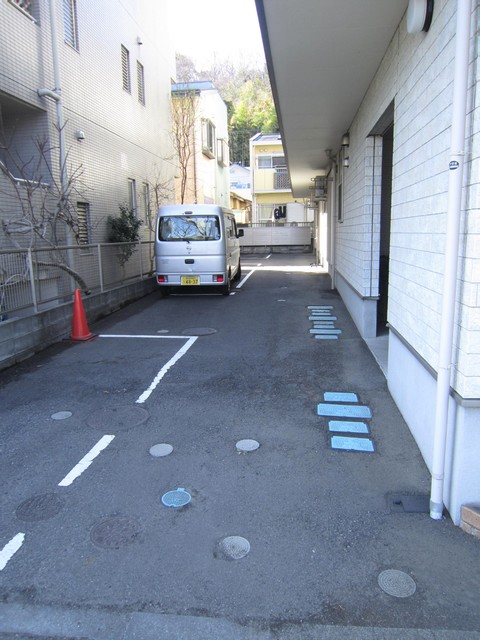 ライフ湘南 駐車場