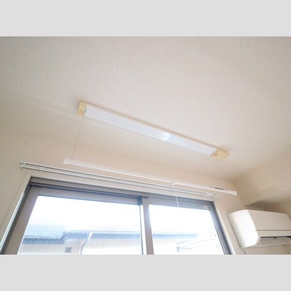 リトルアイランドⅢ202号室 室内物干し