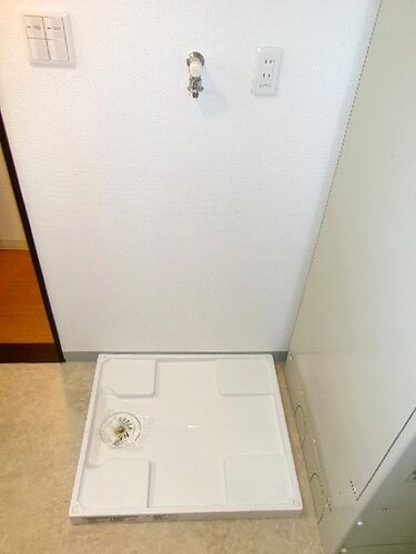 大倉山ハイム１号棟1階 洗濯機置き場