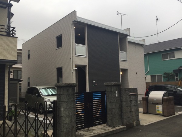 リブリ・アキエ 外観