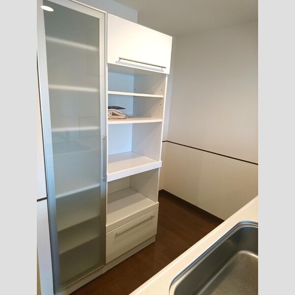 ロイヤルパークスシーサー0718号室 キッチン